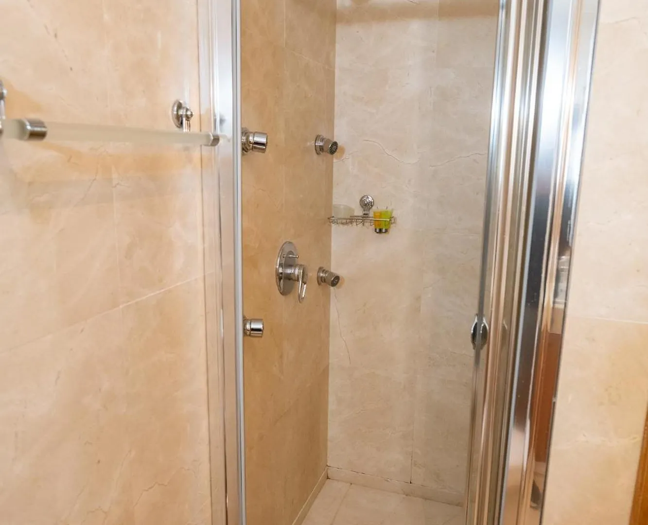 Apartment Quattro Beachfront Sea View Ap 4 Larnaca