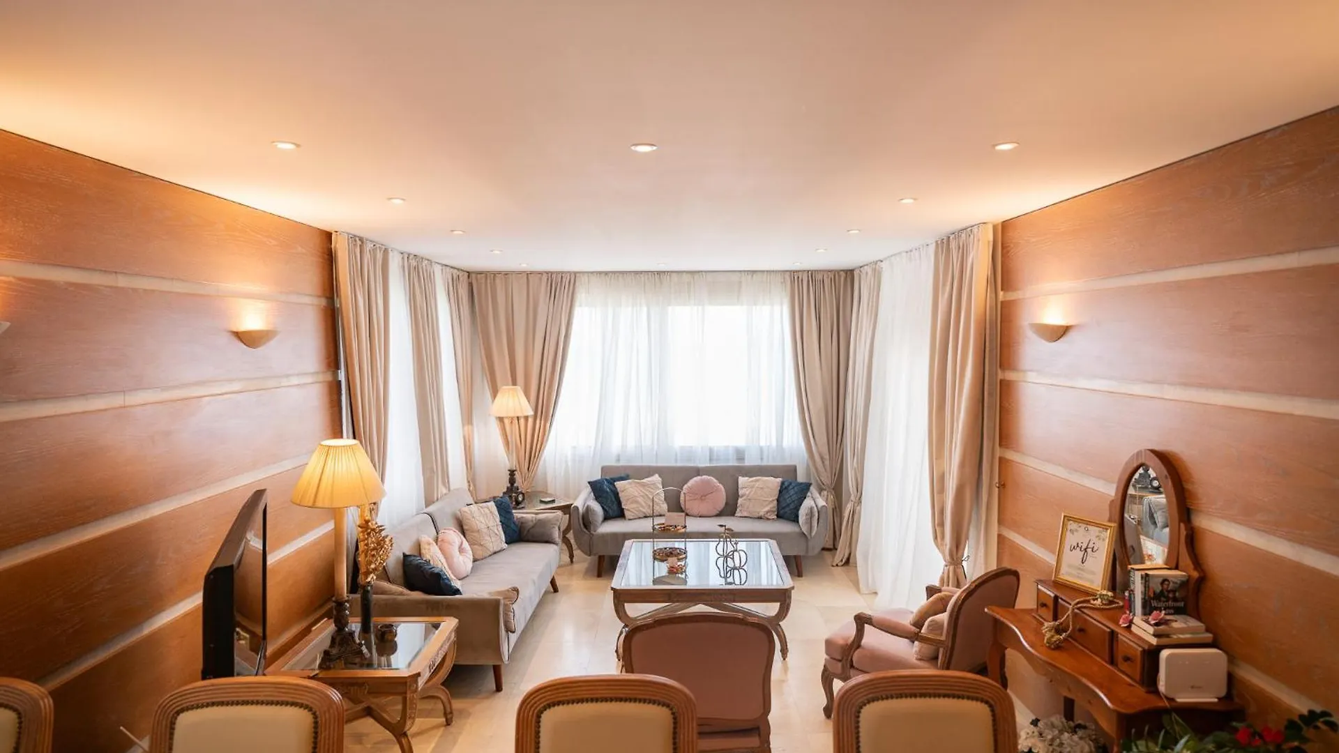Apartment Quattro Beachfront Sea View Ap 4 Larnaca