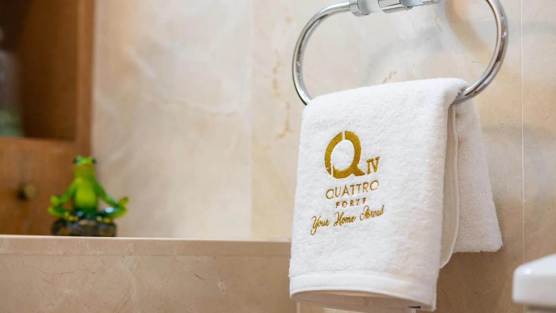 Quattro Beachfront Sea View Ap 4 Larnaca Cyprus